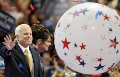 McCain prekinuo kampanju zbog krize na Wall Streetu