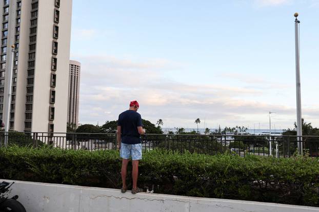 Authorities warn residents of the possibility of destructive tsunami waves in Honolulu