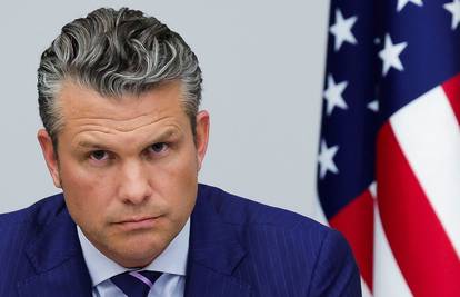 Avion kojim je letio Hegseth morao hitno sletjeti u Britaniji