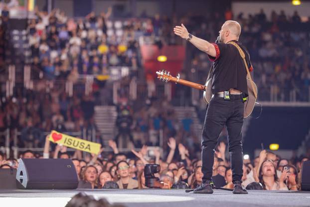 Zagreb: U Areni Zagreb održan koncert "Progledaj srcem"