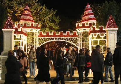 Evo kako izgledaju Adventi diljem zemlje: Sve je spremno u Opatiji, Splitu, Križevcima...