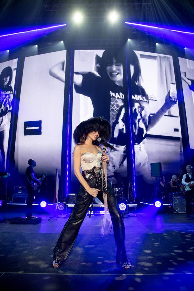 FOTO Kakva kombinacija! Evo u čemu je Seve nastupila u Areni