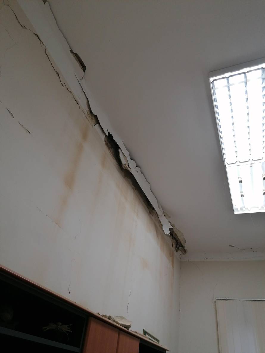 Tlo se i dalje trese, a Atalić kaže da je oštećeno i do 1000 kuća