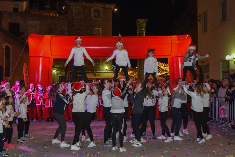 Advent u Zadru: Veseli Djedovi Božićnjaci protrčali su gradom