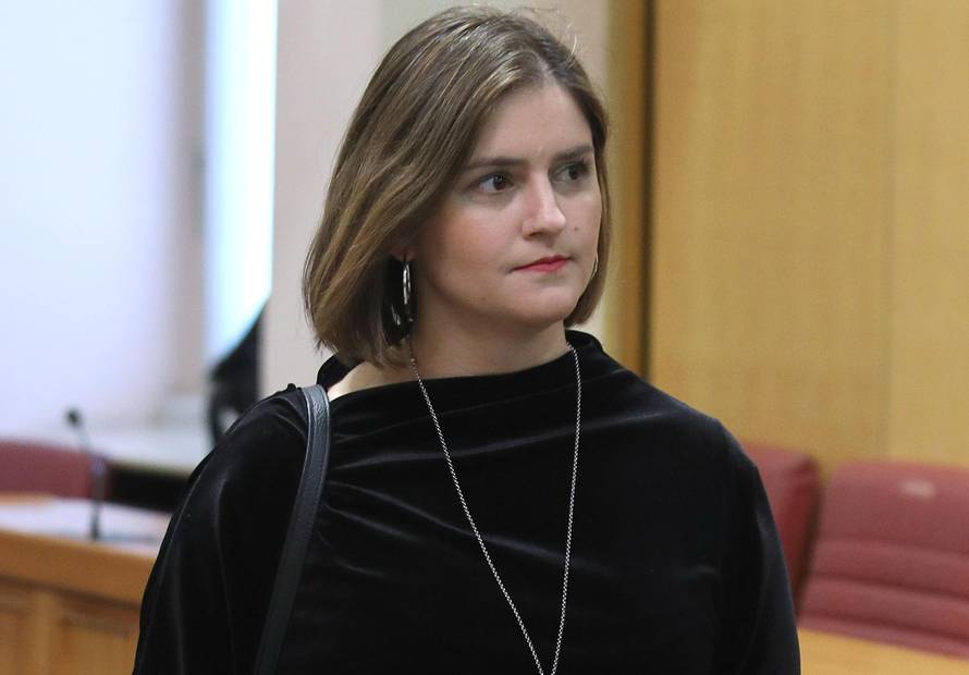 Brat Marije Puh u ZET-u radi kao voditelj  i  prima 7500 kuna