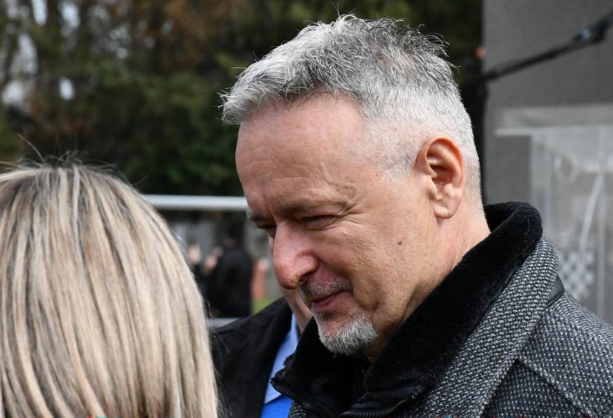 Na svečanoj prisegi ročnika u Požegi pozornost je privukla Diva Perković, kći pjevača Marka Perkovića Thompsona