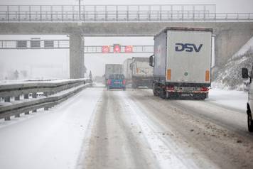 Snijeg zabijelio autocestu A1