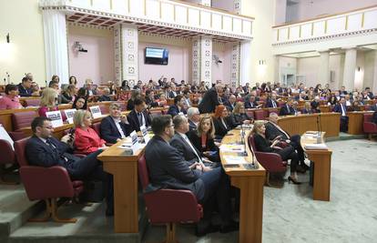 Zastupnici prvog dana nakon najave raspuštanja Sabora poslali predizborne poruke