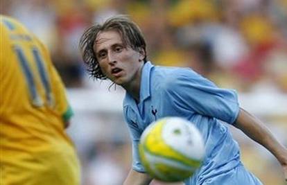 Luka Modrić debitirao za Spurse protiv Norwicha!