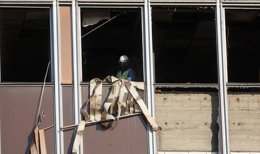 FOTO Nema neradne nedjelje: Radnici bili u zgradi Vjesnika