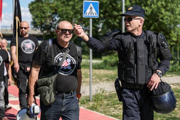 Zagreb: Dražen Keleminec sa svojim pravašima došao na Trnjanske kresove
