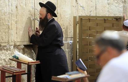 Vjerske vlasti mole Židove: Ne ljubite Zid plača zbog korone...