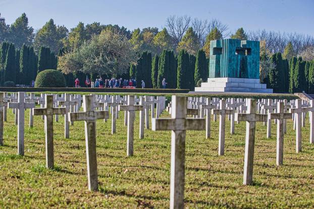 Memorijalno groblje žrtava iz Domovinskog rata u Vukovaru