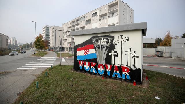 Zagreb: Trafostanica na Laništu s koje su uklonjeni murali