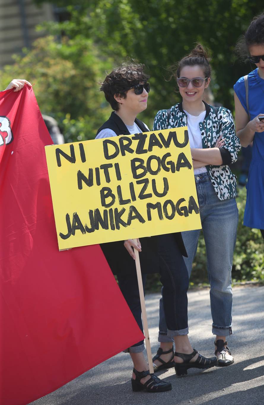 U 'Hodu za život' 7000 ljudi, priveli dvije antiprosvjednice
