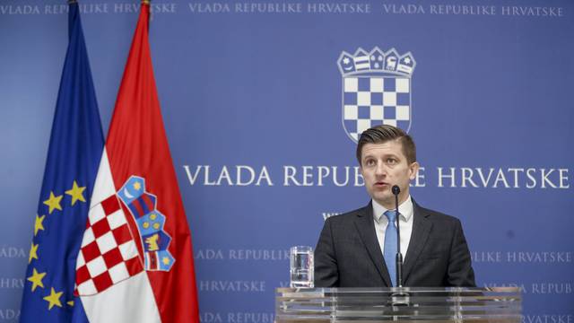 Zagreb: Ministar financija Zdravko Marić odrzao konferenciju za novinare