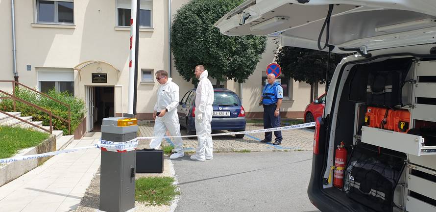 Ubojica iz Đakova i dalje bježi: Policija opkolila njegovu kuću