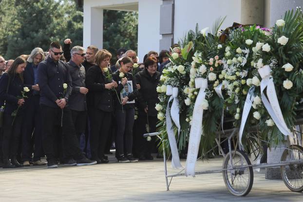 Đakovo: Posljednji ispraćaj rukometaša Denisa Tota