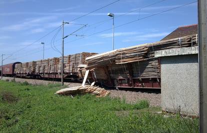 Iz tračnica iskliznuo teretni vagon vlaka, nema ozlijeđenih 