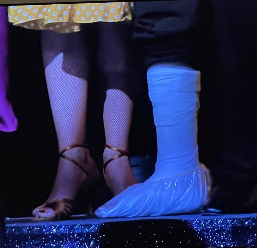 Majinu haljinu nosila je Veljača 2007. pa Ristović, a Asim se ispričao zbog nezgode: Volim te