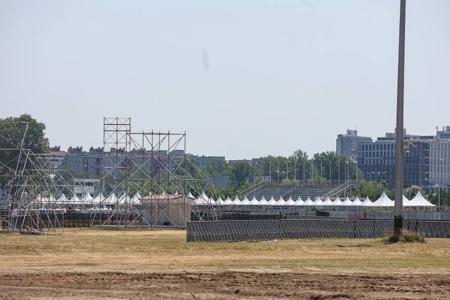 Zagreb: Radovi na izgradnji pozornice za koncert Marka Perkovića Thompsona