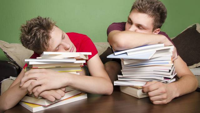 Savjeti kako da tinejdžeri ustaju ranije i pripreme se za školu