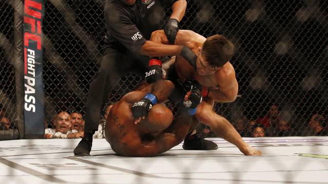 MMA: UFC 215-Cejudo vs Reis