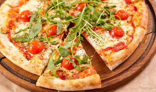 Jelovnik.hr vas ovaj vikend &ccaron;asti pizzom gratis! 
