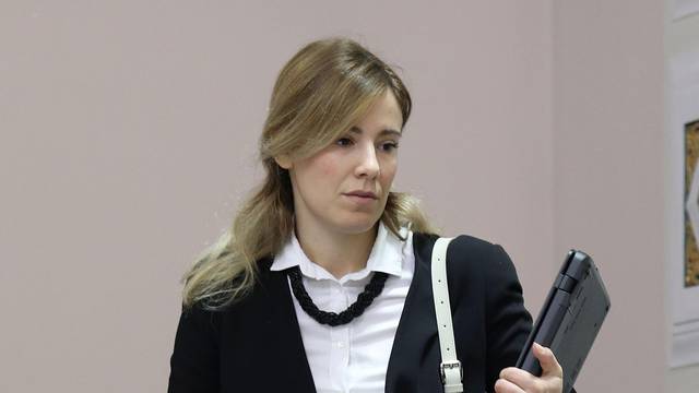 Kao prava pionirka: Dragica Vranješ brani ministra obrane