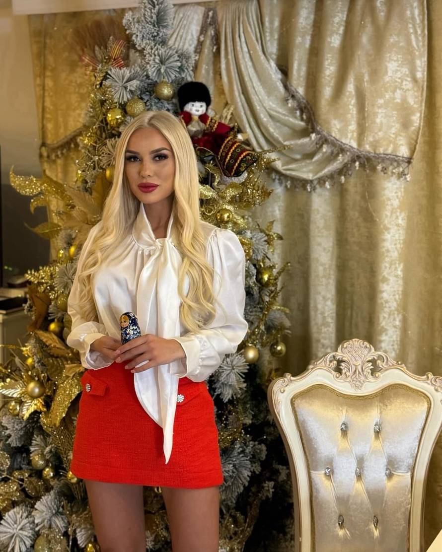 Srbija gori, a Dačićeva miljenica piše po internetu:  'Što ste, bre, vi? Komandanti? Zaigrali ste se'