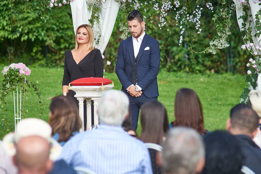 Pale su dvije prosidbe u finalu, a cure ljute: 'Nije bio vrijedan'