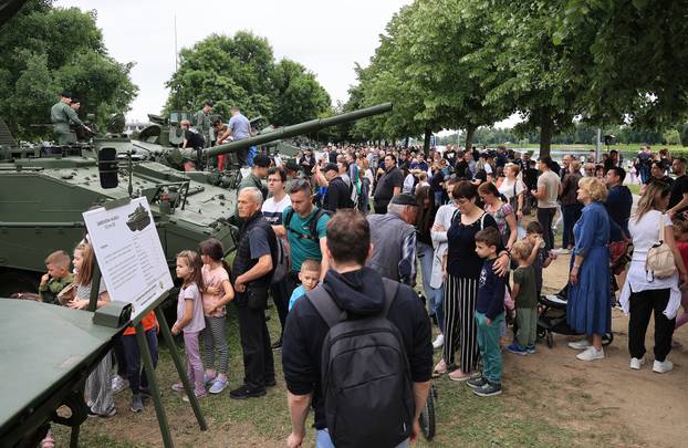 Zagreb: Proslava Dana državnosti na Jarunu 
