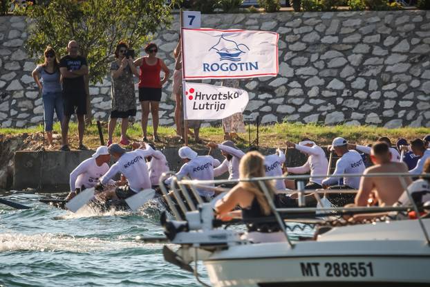 Maratonci u lađama kroz Opuzen