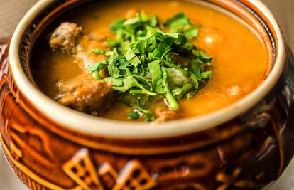 Isprobajte harčo - finu i toplu gruzijsku juhu od govedine