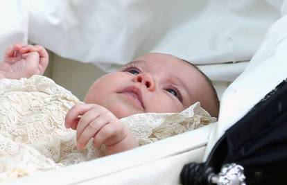 Čak petero kumova: William i Kate krstili princezu Charlotte