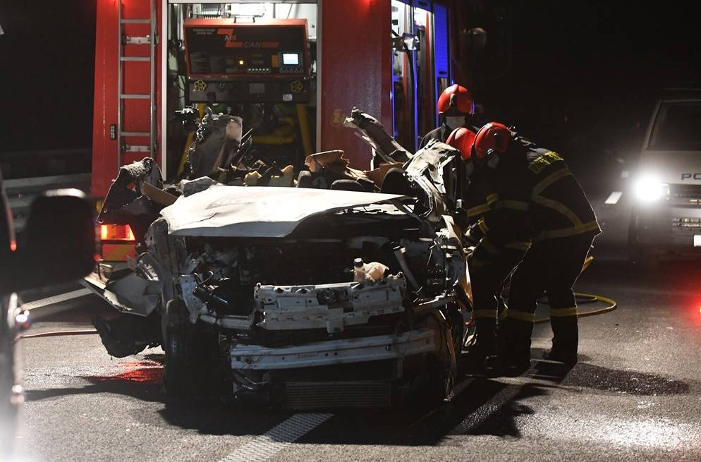 Stravične fotografije: Mladići nisu imali šanse, ovo je ostalo od auta nakon sudara u Istri