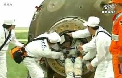 Kineski astronauti se nakon 15 dana sretno vratili na Zemlju