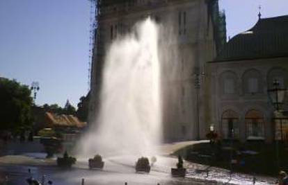 Turiste je kod katedrale dočekao vodoskok od 10 m