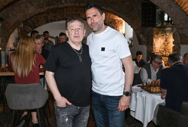 Zagreb: Brojni poznati na humanitarnom šahovskom turnir u konobi Mašklin i Lata