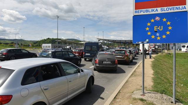 Slovenija uvodi tehničke mjere za smanjenje gužvi na granici
