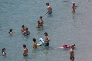 Dubrovnik:  Pune plaže i turističke gužve u gradu
