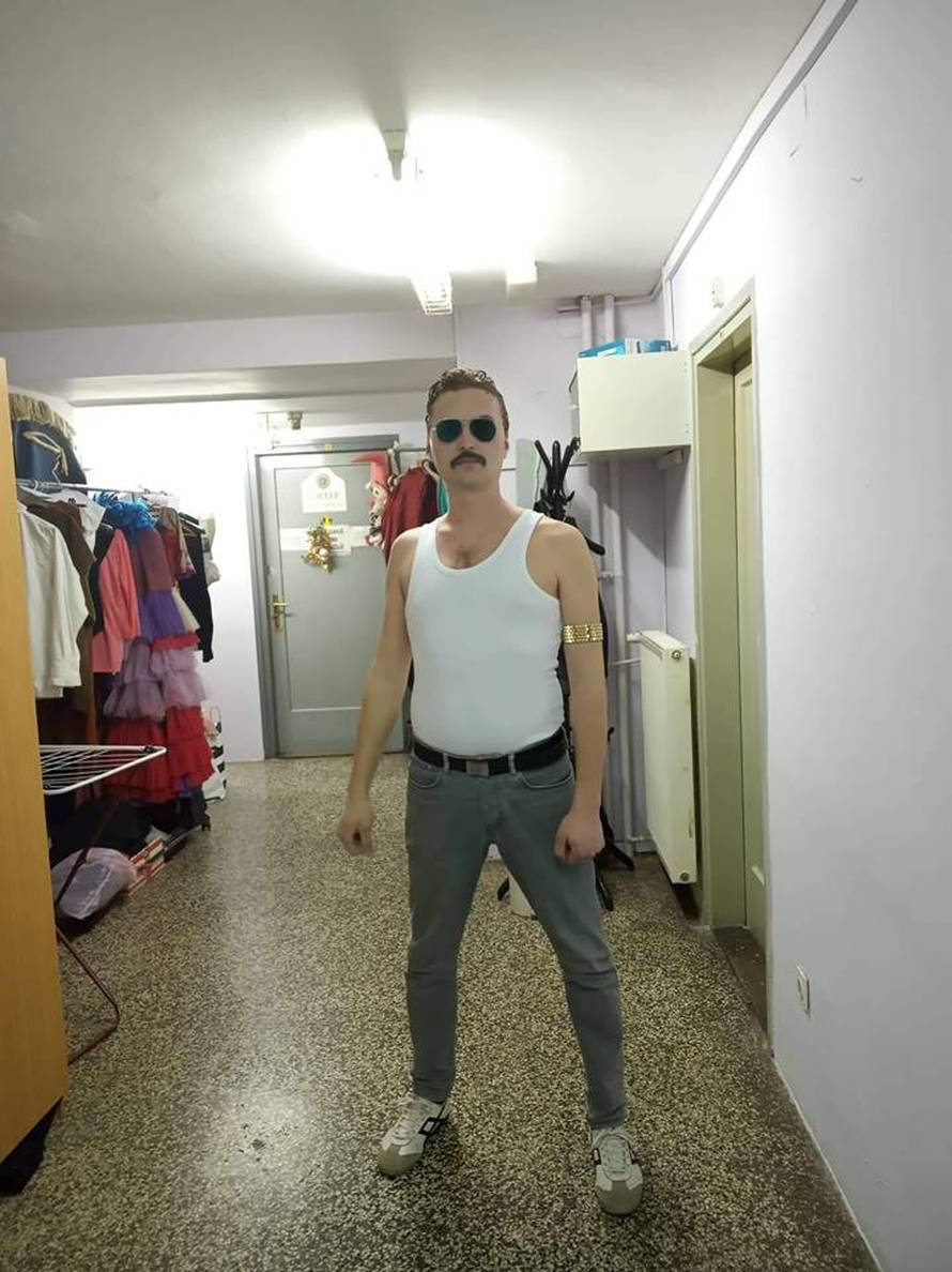 'Ma neću izaći u potkošulji...'- reče on pa oduševi kao Freddie