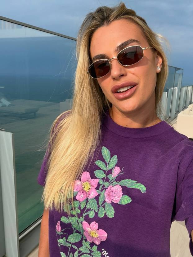 FOTO Najzgodnija tenisačica istaknula obline u uskoj majici