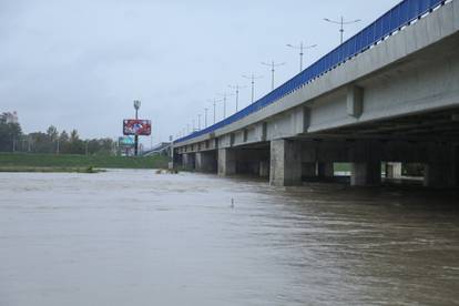 FOTO Nakon Borisa, stiže nam Kasandra: Sava se izlila u dijelu Zagreba, nemila kiša još pada