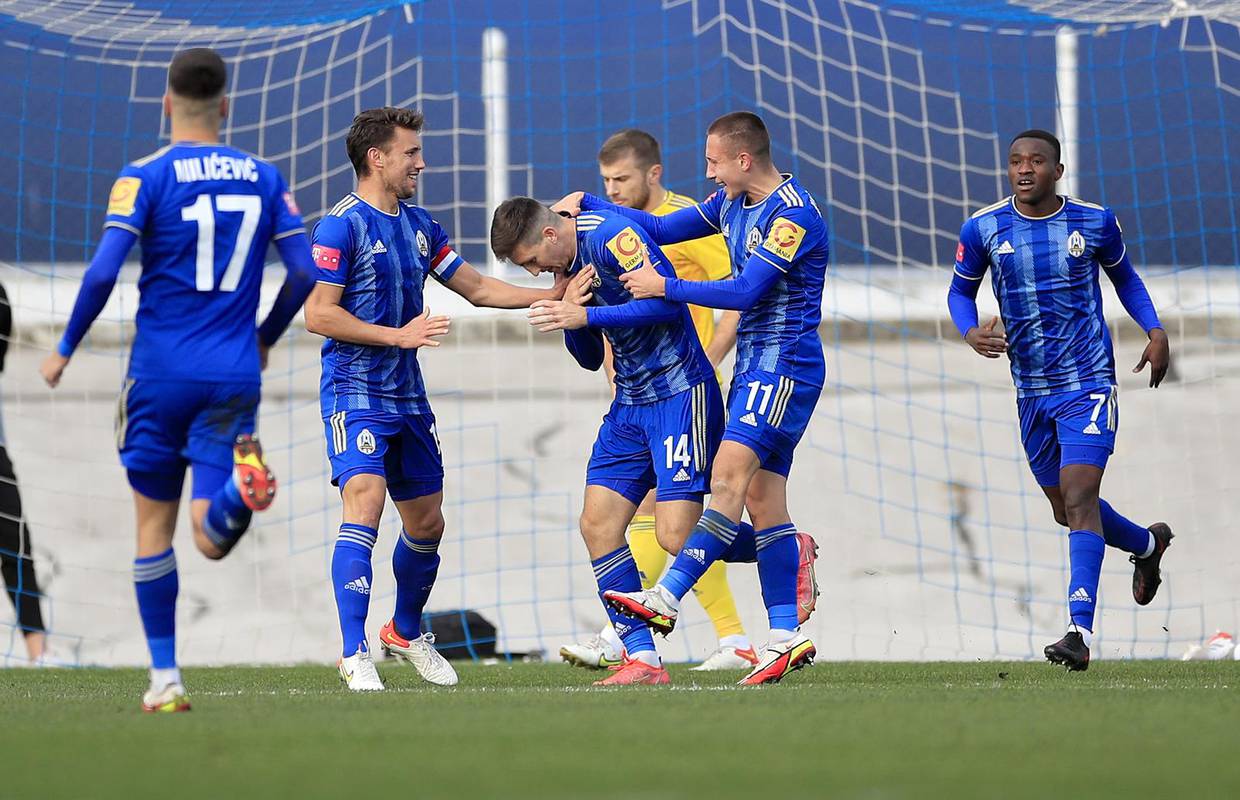 Lokomotiva četvrti put slavila protiv Dinama! Petko promašio penal, 'modrima' poništili gol