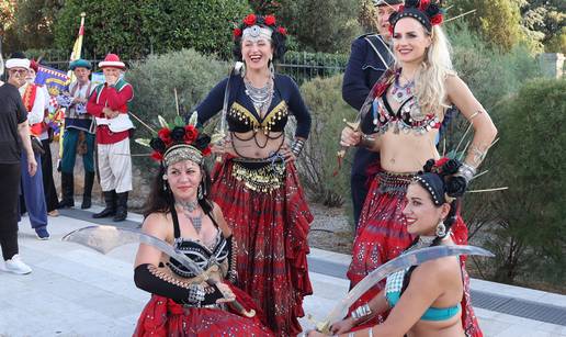 FOTO Šibenik se vratio u prošlost: Otvoren 16. Srednjovjekovni sajam