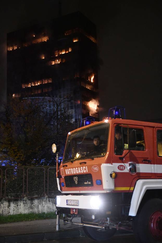 Zagreb: Pozar u Vjesnikovom neboderu