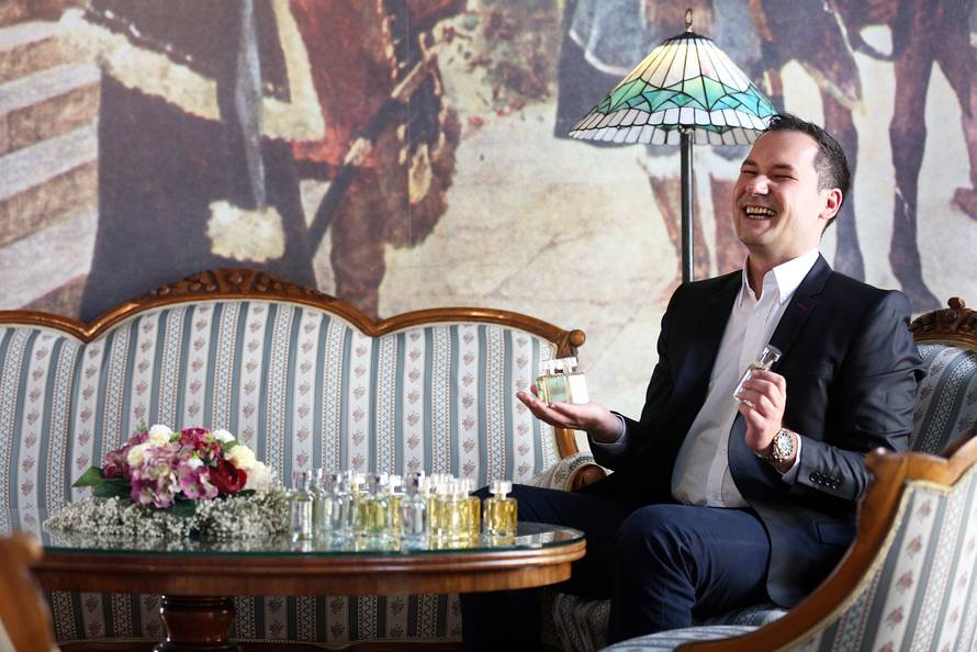 Jedini parfumer: Tomislav (36) 'miksa' parfeme srcem i dušom