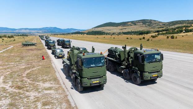 FOTO Objavili fotografije vojnih vježbi. Spremni su za mimohod u srpnju: 'Budite dio povijesti!'