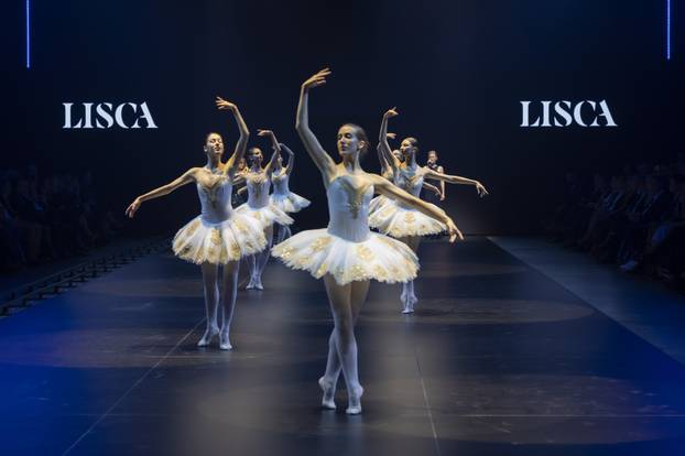 FOTO Lisca svoju 70. obljetnicu proslavila spektakularnom revijom donjeg rublja